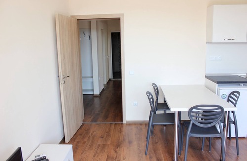 Intsaraki Condominio | Apartamento de 3 habitaciones Garden E3 en Macon Residence