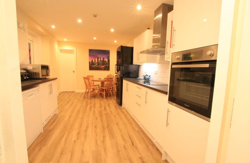 Weston-super-Mare Apartamento | Apartamento-Grande-Baño con ducha-Vista a parte del mar-Garden Apartment