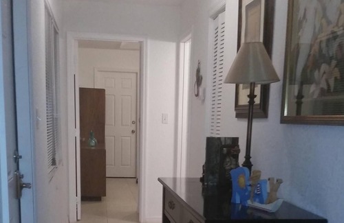 Santa Barbara Estates Apartamento | Apartamento con jardín; Caminar a la playa; Fantástica ubicación