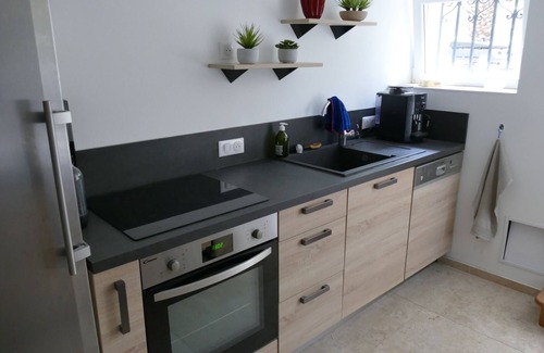 Perigueux Apartamento | Garden apartment with swimming pool
