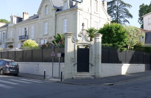 Perigueux Apartamento | Garden apartment with private pool