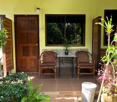 Thai Mueang Hotel | Garden Bungalows บ้านพักการ์เด้น