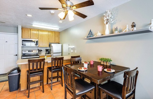 Harbor Village Condominio | Garden City Condo w/ Pool Access by Bear Lake!