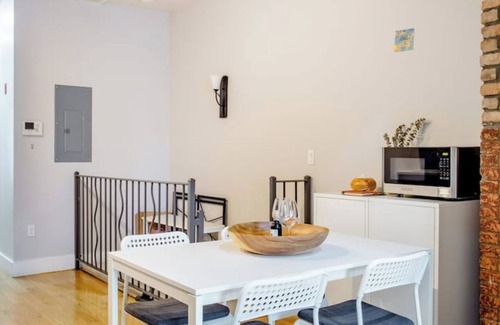 Bushwick Apartamento | Garden condo w patio in New York artistic Bushwick