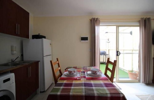Port Noarlunga Cabaña | Garden Cottage: unidad de vacaciones y traslado