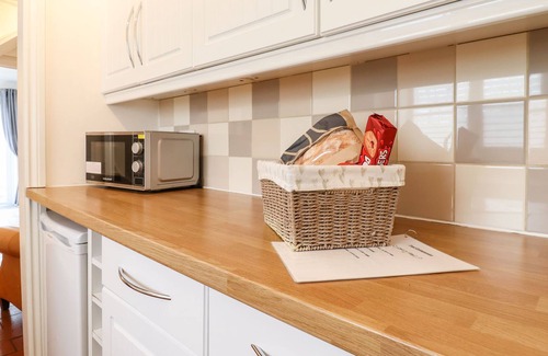 Halstead Cabaña | Garden Cottage - Pound Farm, GRAN YELDHAM