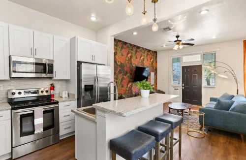 Saint Thomas Development Casa | Garden District 3BD 2BA Parking Stylish & Unique