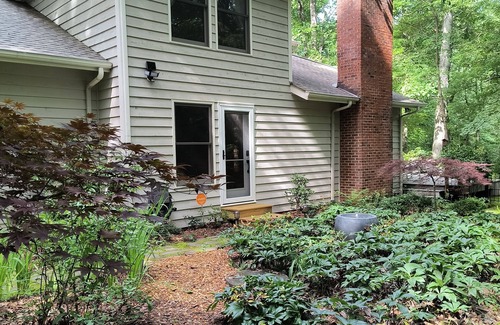 Chapel Hill Apartamento | Garden Ensuite at the Chapel Hill Retreat Center