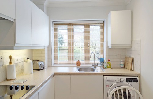 Tangmere Apartamento | Garden Flat - casa de campo cómoda para dos cerca de Chichester y Goodwood