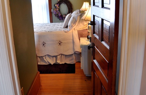 Sturgeon Bay Cama Y Desayuno | Garden Gate BnB