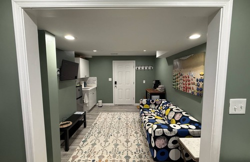Montclair Apartamento | Garden Hallow, Basement get away