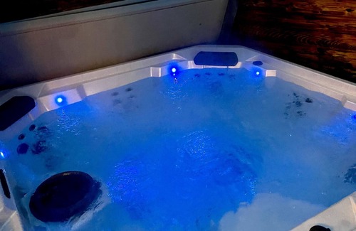 Billings Apartamento | Garden Hideaway w/ hot tub