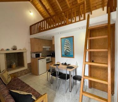 Trygonas Apartamento | Garden House No 2