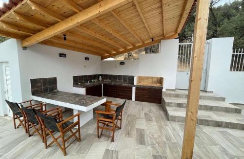 Trygonas Apartamento | Garden House No 2