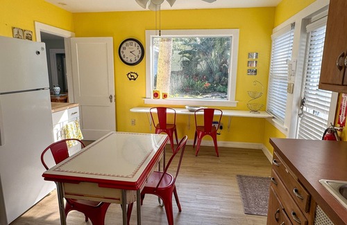 Tarpon River Casa | Garden House, Timeless Charm 3/2