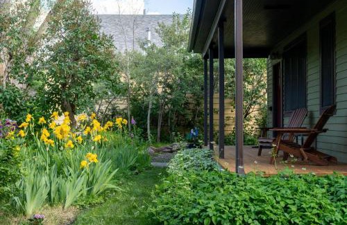 Livingston Casa | Garden House