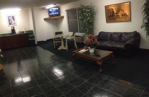 Metter Hotel | Garden Inn & Suites