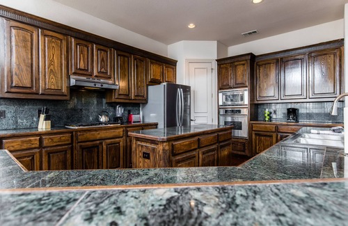 Plano Casa | Garden Laurel: 5-Bedroom Placid Getaway