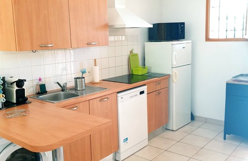 Lozari Condominio | Garden level, air-conditioned, beach 200m away and swimming pool.