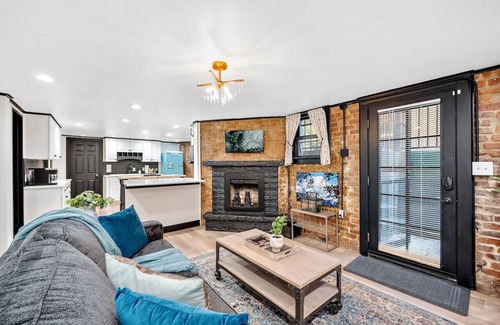 City Park West Apartamento | Garden Level Apt in Heart of Den