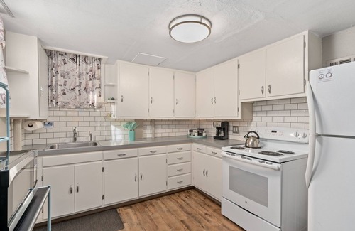Old Town West Apartamento | Garden Level Apt Mtn Ave, 8 Min Walk to Old Town!