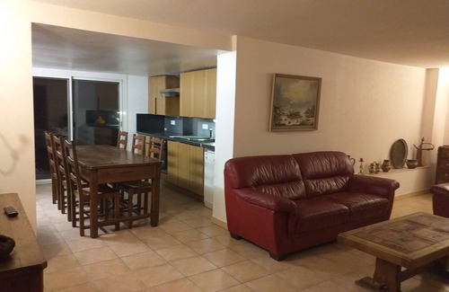 La Seyne-sur-Mer Villa | VILLA T3 PLANTA JARDIN, COCINA DE VERANO PINEDE PISCINA Y TRANQUILA