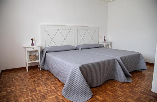 Ribadavia Casa | Garden Lodge Hostal Evencio