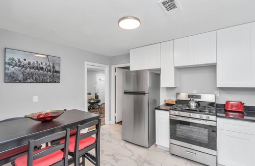 Garden Oaks Casa | Garden Oaks Cottage - Central and Family-Friendly
