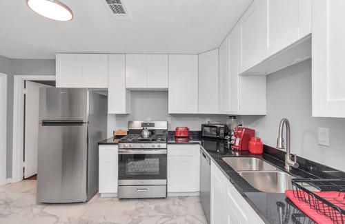 Garden Oaks Casa | Garden Oaks Cottage - Central and Family-Friendly