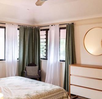 Suffolk Park Casa | Garden Oasis-2br -1 min from the beach & pet friendly!