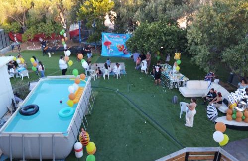 Shlomi Chalet De Esquí | Garden on TOP of the WORLD צימר על גג העולם
