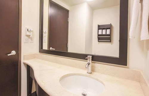 San Luis Potosí Hotel | Garden Park San Luis Potosí
