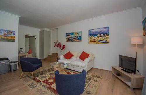Somerset West Apartamento | Garden- Pool flat with Solar Electricity