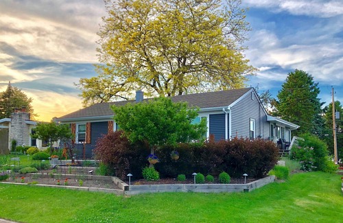 South Milwaukee Casa | Garden Ranch Home por Lake Michigan y Grant Park