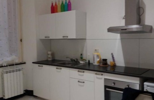 Chiavari Apartamento | Garden residence central apartment opposite train station