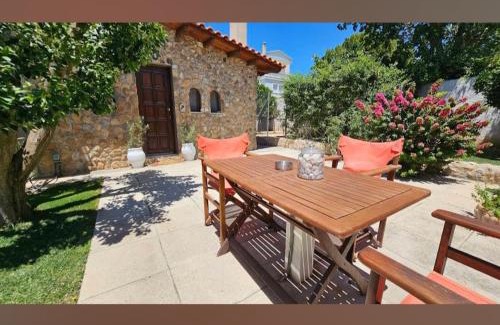 Spata-Artemida Apartamento | Garden's House