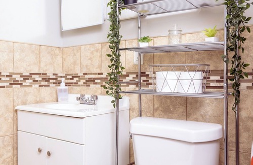 Weequahic Casa | Garden State getaway This 3 Bedroom apartment is a home away from home.