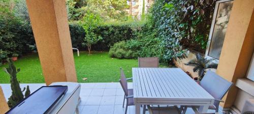 Frejus Port Apartamento | Garden studio 150 m from the beach