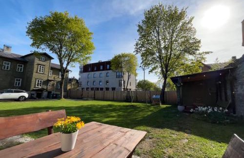 Pelgulinn Apartamento | Garden Studio next to Telliskivi & Old Town