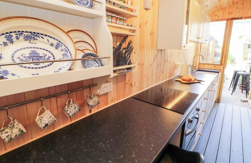 Dronfield Cabaña | GARDEN SUITE, pet friendly, with a garden in Dronfield