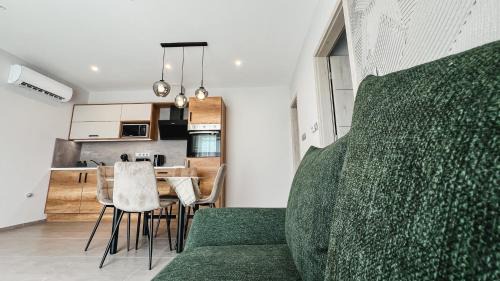 Kiskunmajsa Apartamento | Garden Vendégház