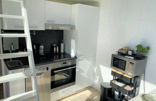 Edsberg Cabina | Garden view by lake - near nature, city & airport