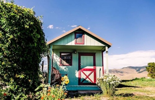 Hot Springs Cabina | Garden View Cabin near Hot Mineral Soaks