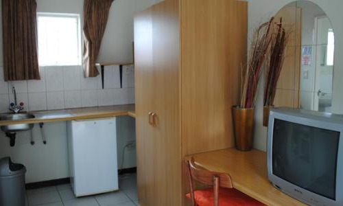 Mahikeng Cabina | Garden View Lodge
