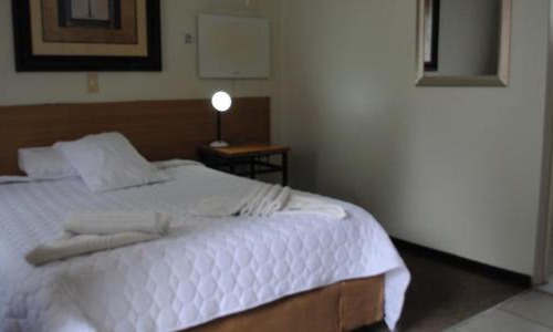 Mahikeng Cabina | Garden View Lodge