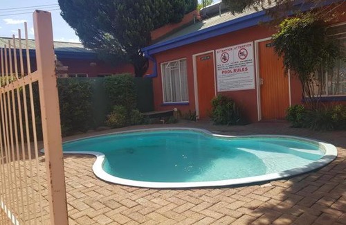 Mahikeng Cabina | Garden View Lodge
