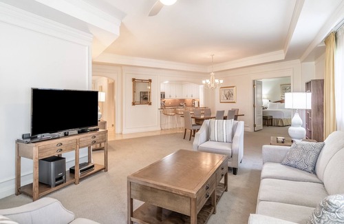 Seven Mile Beach Condominio | Garden View Residence 103 Located at The Ritz-carlton by Redawning
