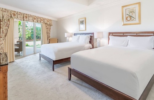 Seven Mile Beach Condominio | Garden View Residence 103 Located at The Ritz-carlton by Redawning