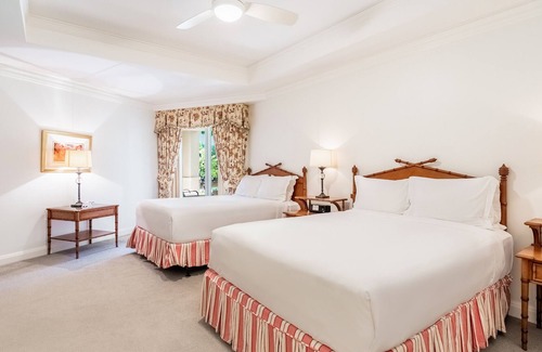 Seven Mile Beach Condominio | Garden View Residence 103 Located at The Ritz-carlton by Redawning