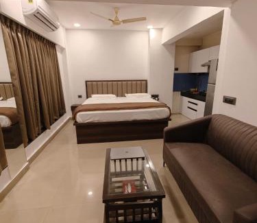 Sanpada Apartamento | Garden-View Studio Apartment in Sanpada, Navi Mumbai